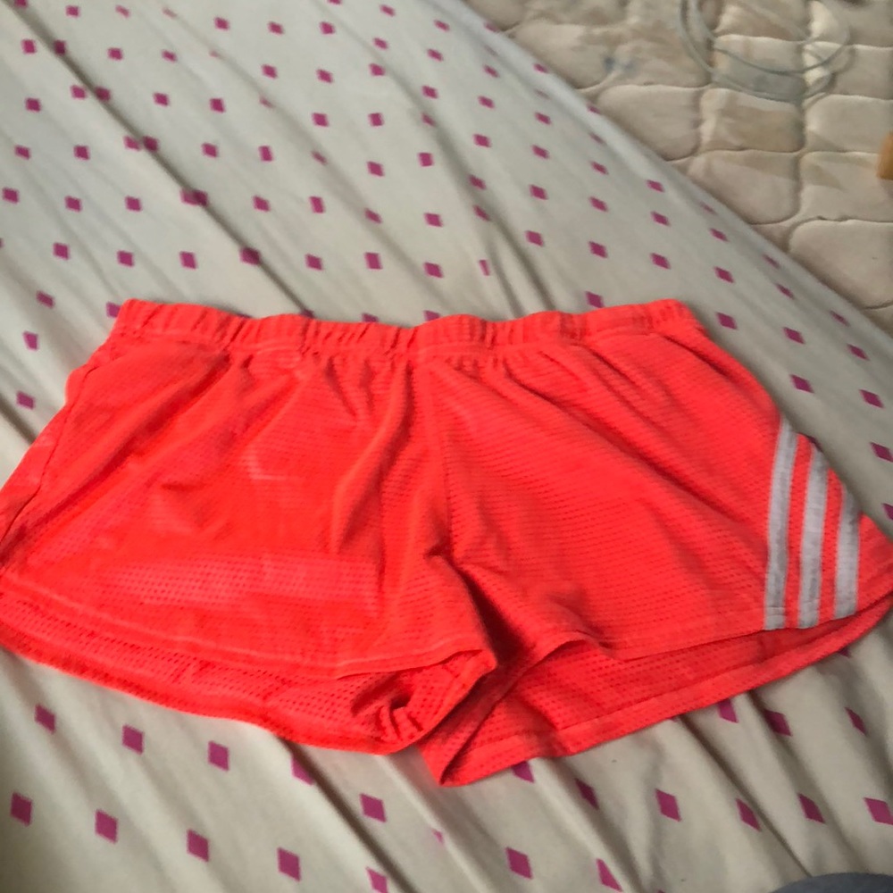 🥜Adidas workout shorts